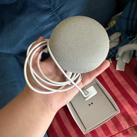 google home mini - Picture 2 of 2